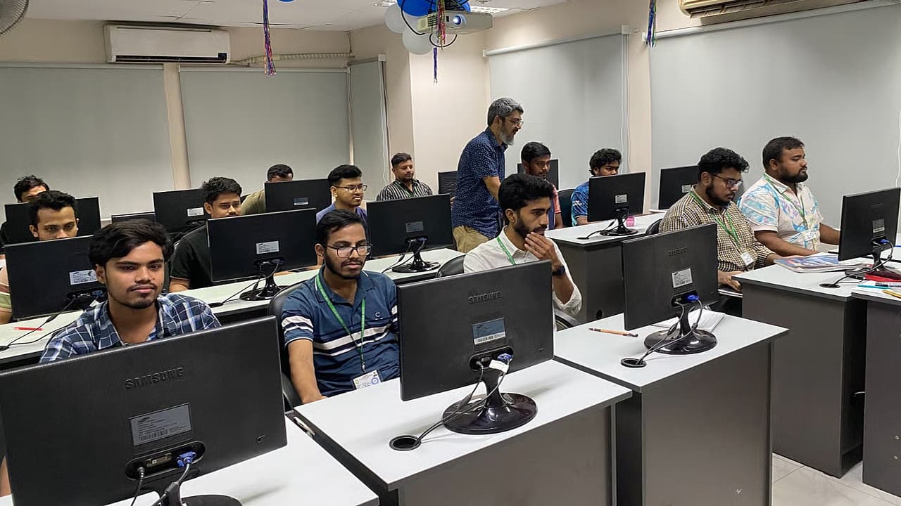 বিনামূল্যে আইটি প্রশিক্ষণে শিক্ষার্থী নিচ্ছে আইএসডিবি-বিআইএসইডব্লিউ
