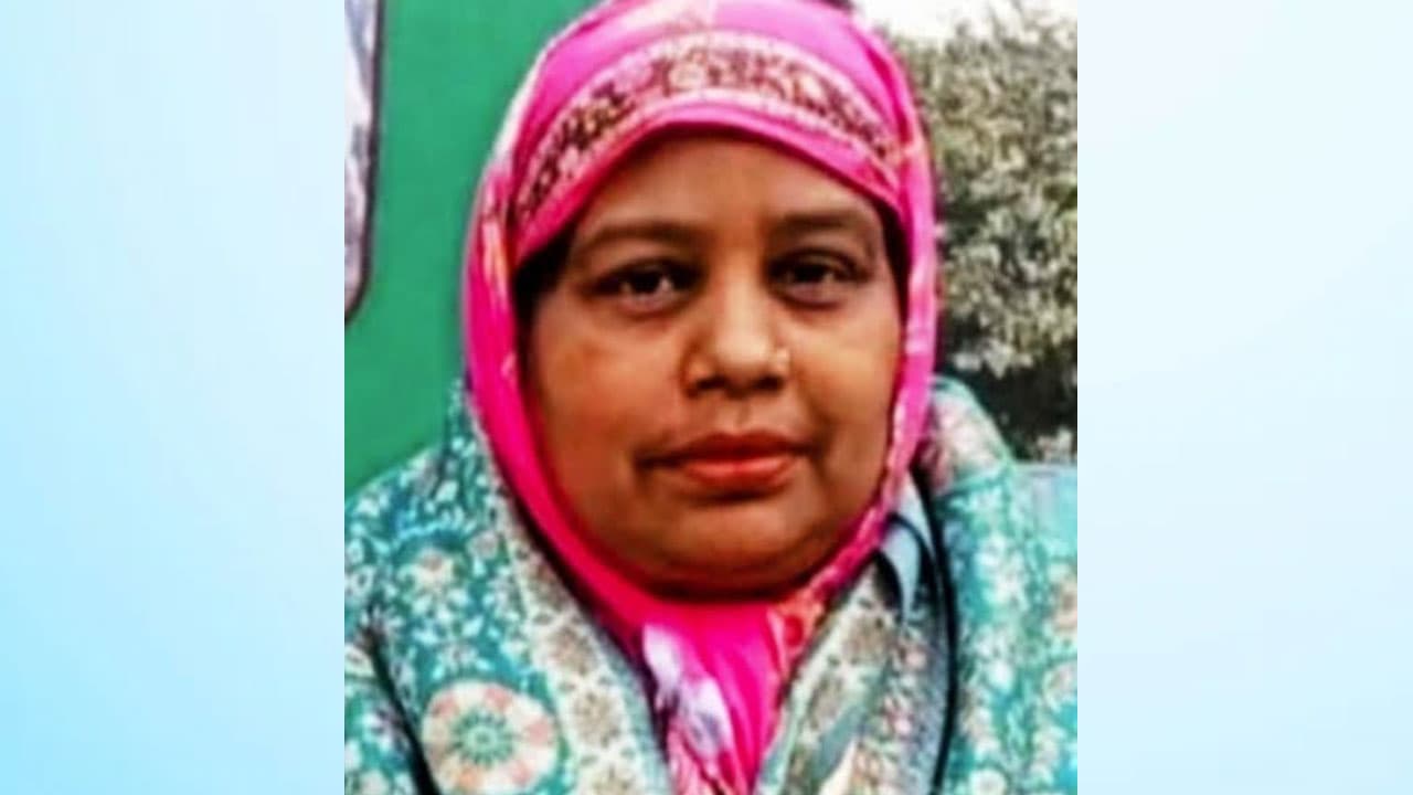 ফ্যামিলি কার্ডের নামে টাকা দাবি: লালমনিরহাটে মহিলা দল নেত্রী বহিষ্কৃত