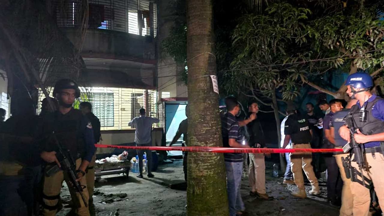 সাভারে সন্দেহভাজন সন্ত্রাসীদের আস্তানায় অভিযান, ককটেলসহ এক যুবক আটক