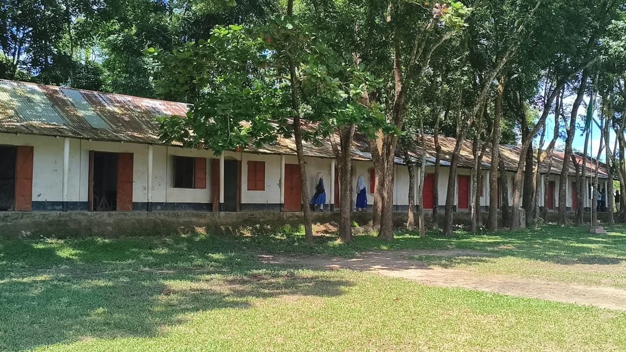 ফটিকছড়ির নারায়ণহাট বালিকা উচ্চবিদ্যালয়ে টানা দুই বছর পাসের হার শূন্য