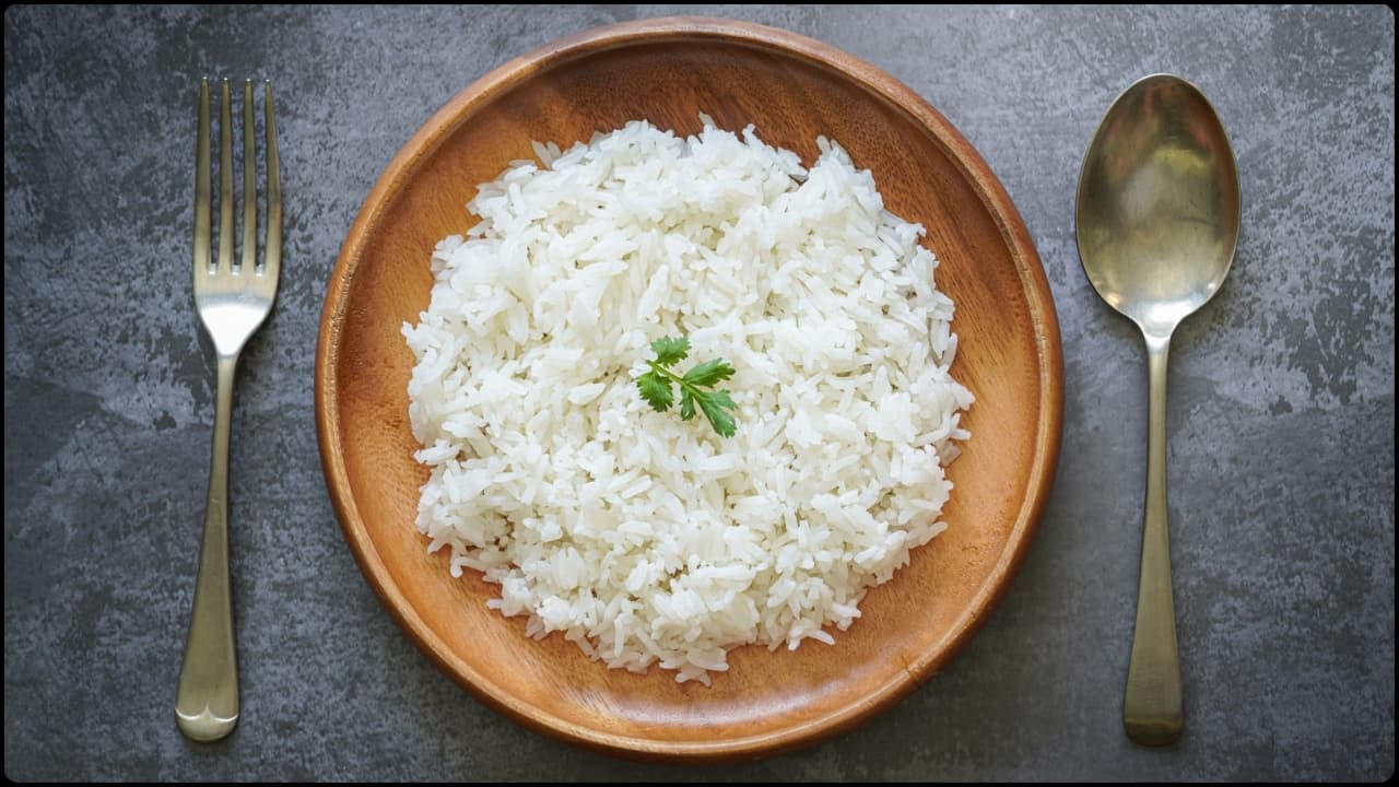 ভাত খাওয়ার সঠিক সময় ও নিয়ম: ওজন ও রক্তে শর্করা নিয়ন্ত্রণে করণীয়