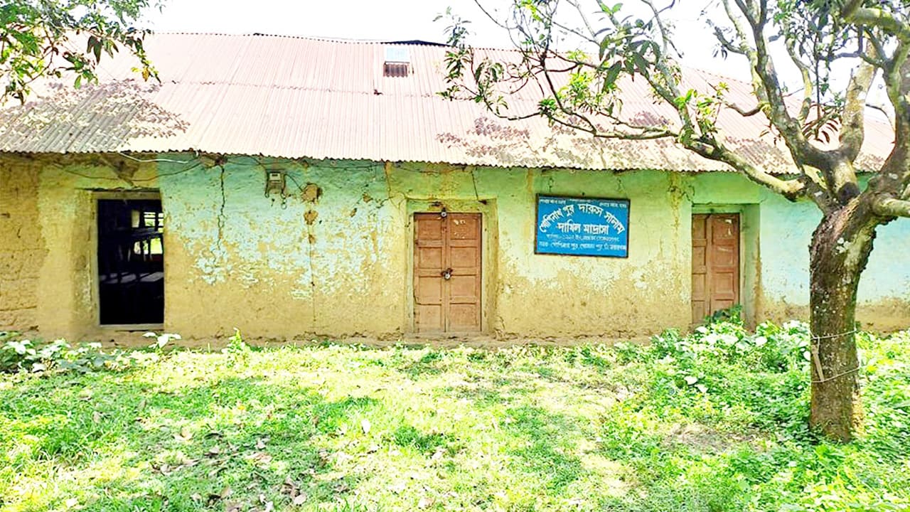 দাখিল পরীক্ষায় শতভাগ অকৃতকার্য: চাঁপাইনবাবগঞ্জের দুই মাদ্রাসা প্রধানকে শোকজ