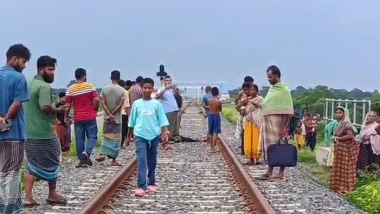 গোপালগঞ্জে ট্রেনে কাটা পড়ে দুই যুবকের মৃত্যু