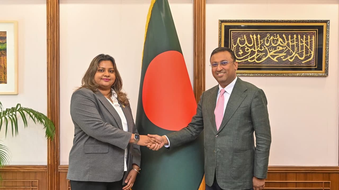 পররাষ্ট্র উপদেষ্টার সঙ্গে মালদ্বীপের হাইকমিশনারের সৌজন্য সাক্ষাৎ