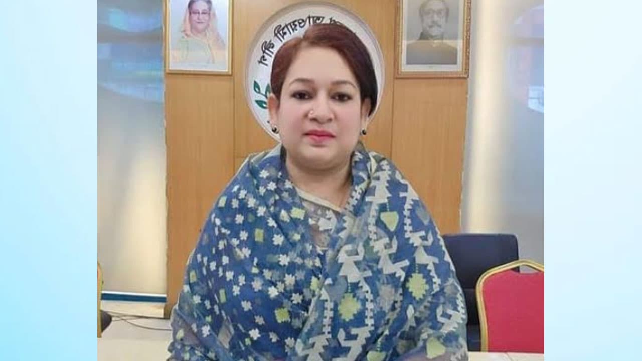 ব্যবসায়ী আব্দুল ওয়াদুদ হত্যা মামলায় গ্রেপ্তার সাবেক মন্ত্রী ফরহাদের স্ত্রী মোনালিসা
