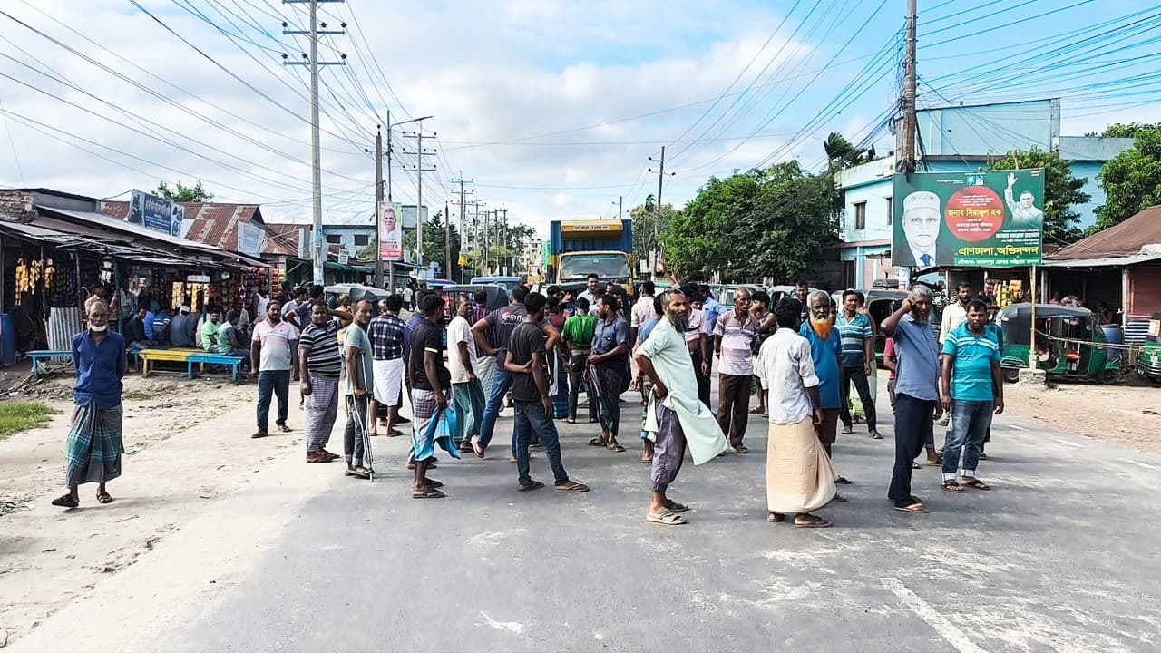 জামালপুরে গ্যাসের দাবিতে সড়ক অবরোধ