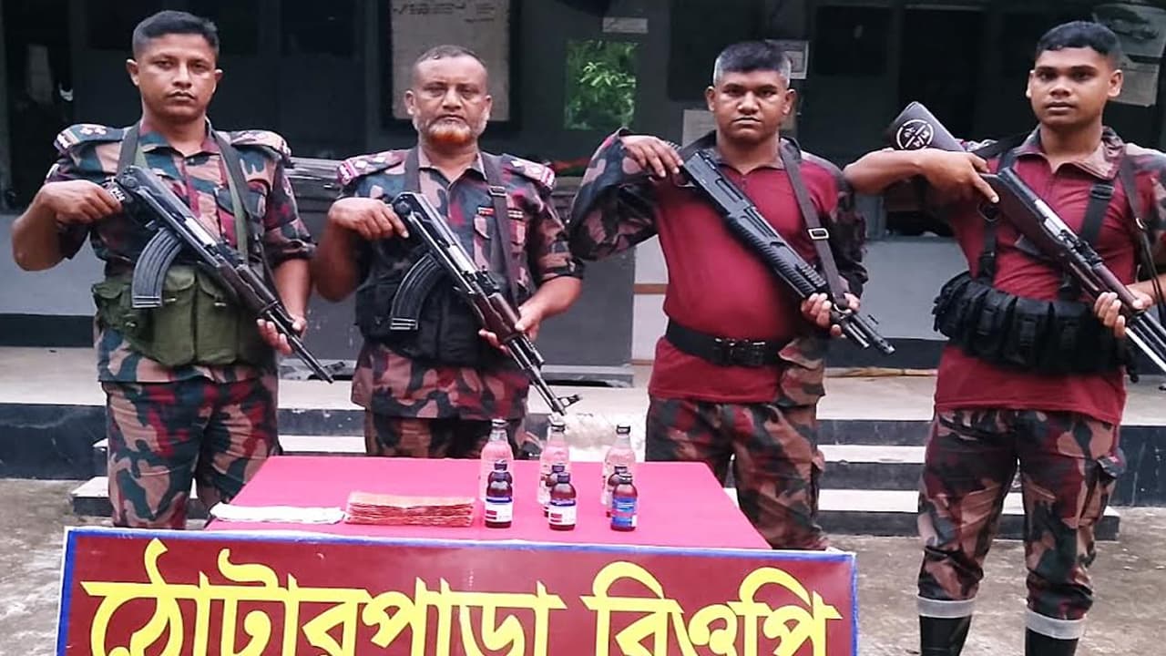 কুষ্টিয়া সীমান্তে বিজিবির অভিযানে ৫১ লাখ টাকার মাদক ও পণ্য জব্দ