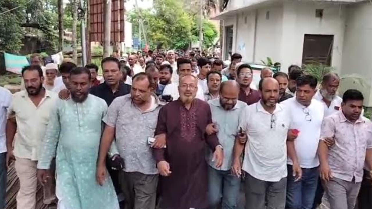 ফ্যামিলি কার্ড নিয়োগে অনিয়মের অভিযোগ, ফেনীতে বিএনপির বিক্ষোভ