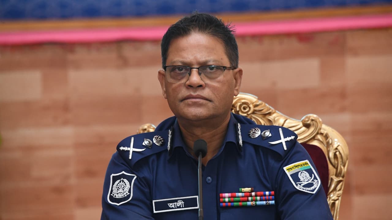 দেশপ্রেমে উজ্জীবিত হয়ে নিষ্ঠার সঙ্গে কাজ করতে হবে: আইজিপি