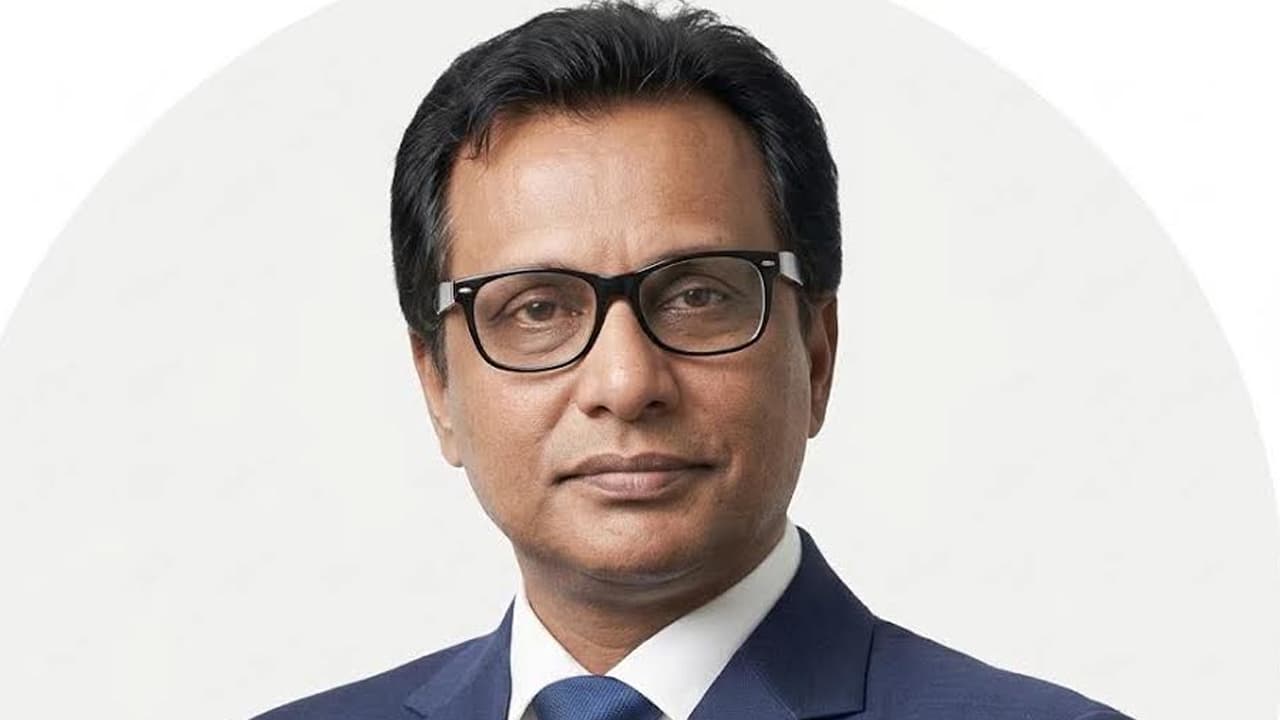ফেসবুকে সমালোচকের প্রতি এমপির অশালীন মন্তব্য, তীব্র সমালোচনা