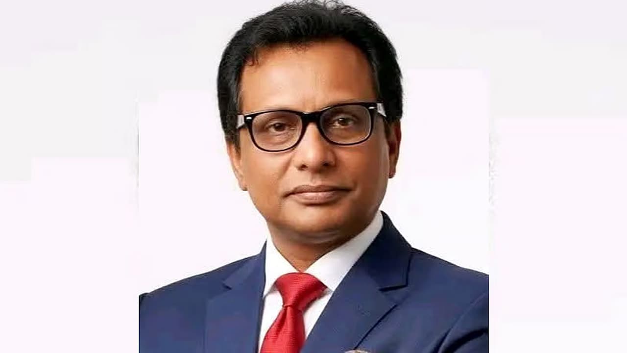 ফেসবুকে সমালোচকের বিরুদ্ধে হুমকি ও গালিগালাজ এমপি মোবাশ্বের আলমের