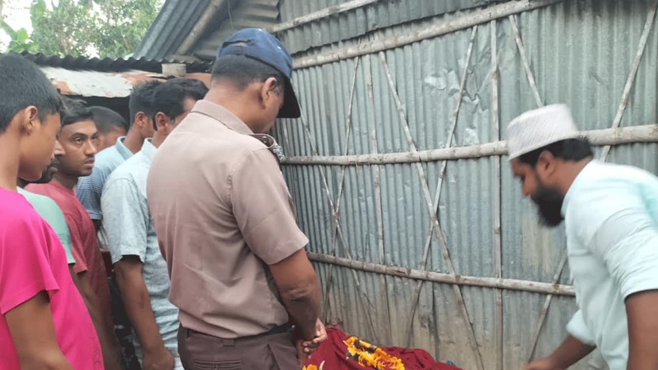 চাঁপাইনবাবগঞ্জে হাঁসের গর্তে ডুবে দুই শিশুর মৃত্যু