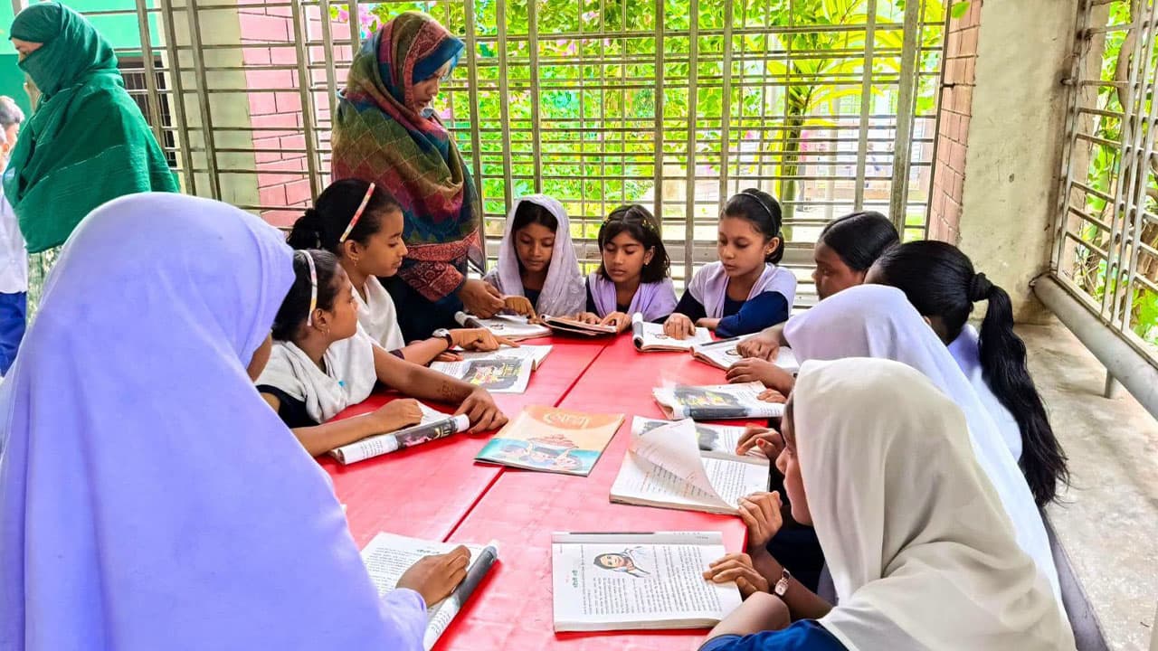 চাঁপাইনবাবগঞ্জে প্রাথমিক বিদ্যালয়ের ৭৮৯ শিক্ষার্থী পাচ্ছেন বিনামূল্যে ইউনিফর্ম