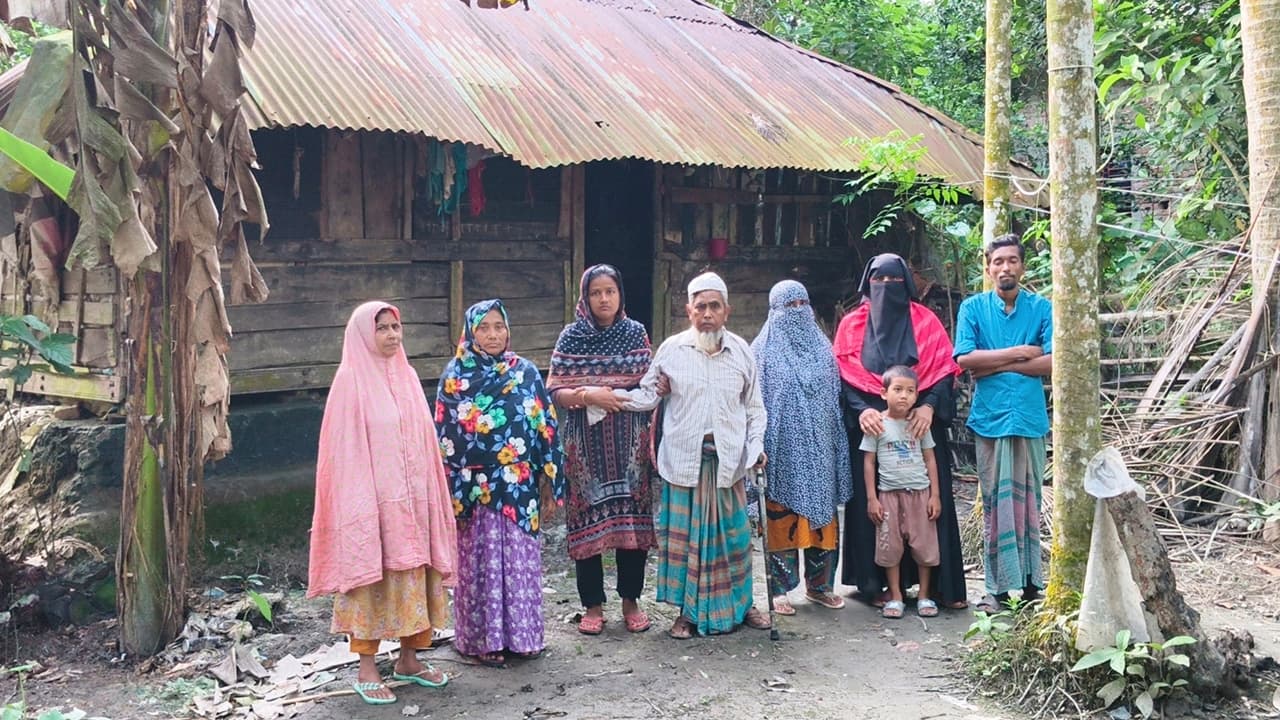 মুক্তকণ্ঠে সংবাদ প্রকাশ/পিরোজপুরের সেই পঙ্গু শহিদুলের পাশে জেলা প্রশাসন