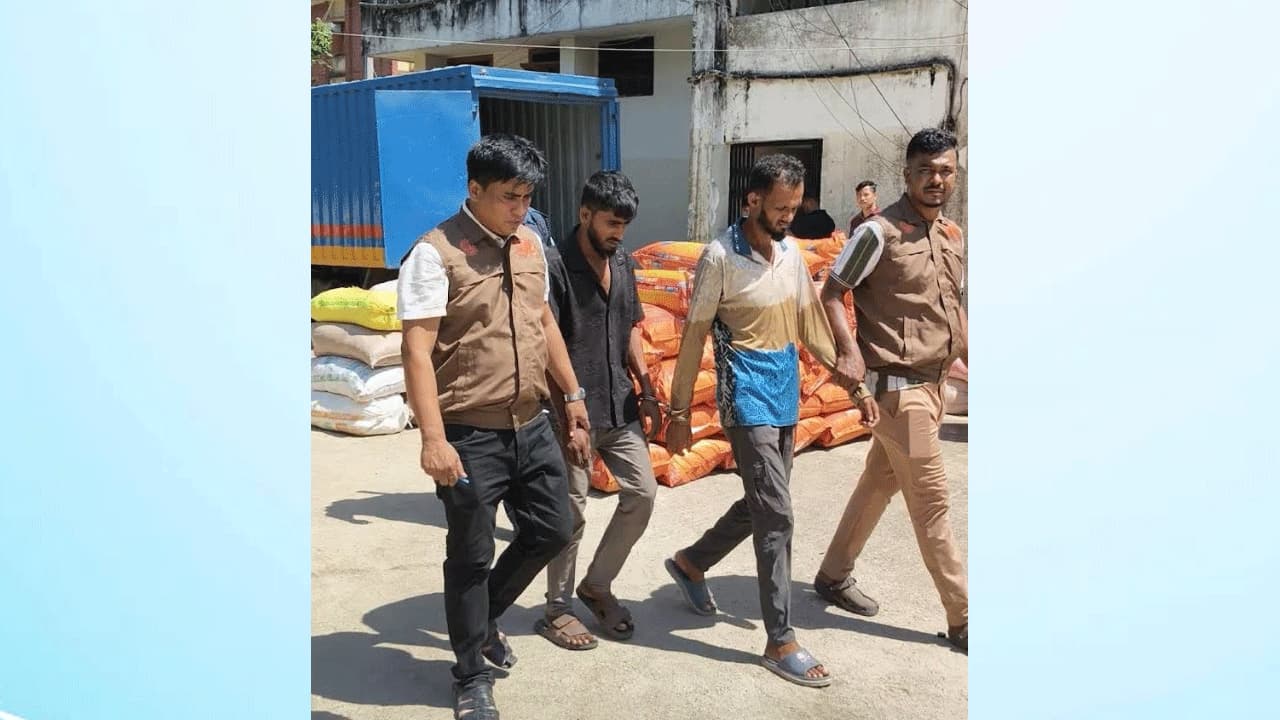 সুনামগঞ্জে ভারতীয় জিরা ও ফুসকা পাচারের দায়ে ২ গ্রেপ্তার