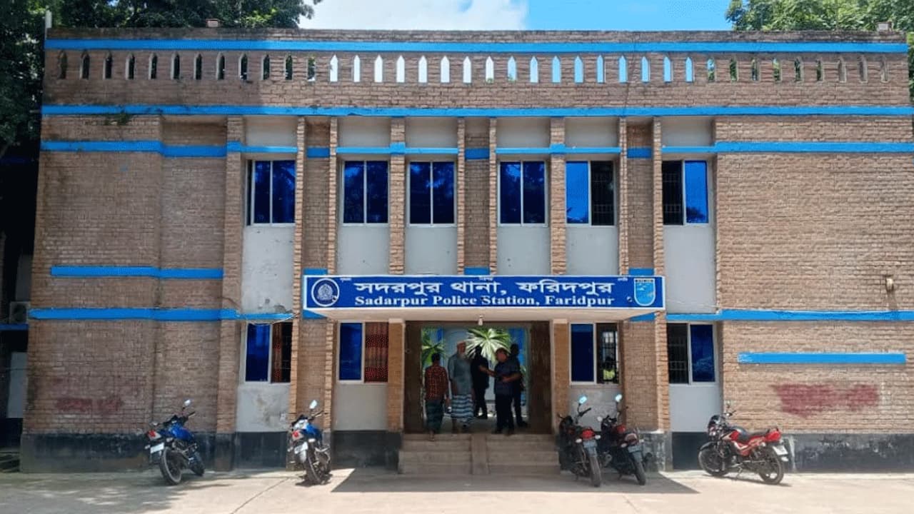 ফরিদপুরে বিদ্যুৎস্পৃষ্ট হয়ে নির্মাণশ্রমিকের মৃত্যু