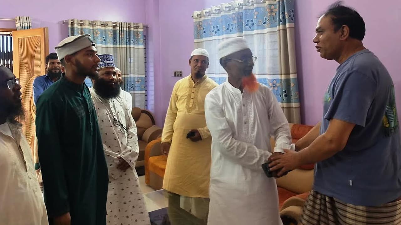 আওয়ামী লীগ নেতার বাসায় জামায়াত এমপি, তীব্র সমালোচনার মুখে আব্দুল ওয়ারেছ আকন্দ