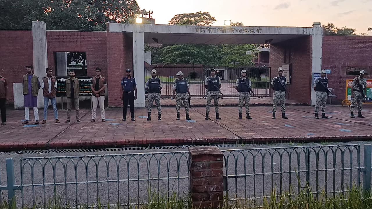 ১৫ আগস্ট সামনে গোপালগঞ্জে নিরাপত্তা জোরদার, মাঠে যৌথ বাহিনী