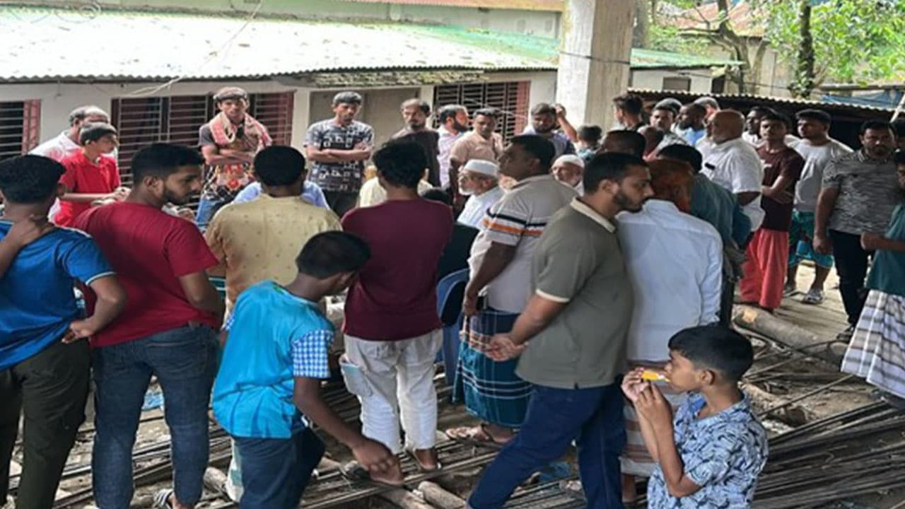গাজীপুরে ব্যবসায়ীর বাড়িতে হামলা: গৃহবধূ খুন, আহত ২