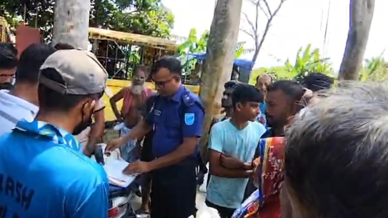 আকিকার মাংস দেওয়ার প্রলোভনে স্বর্ণালংকার ছিনতাইয়ের চেষ্টা, অটোরিকশাচালক আটক