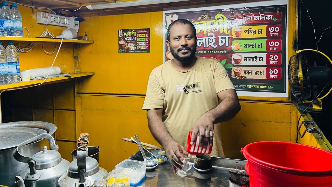 ঋণ নিয়ে চা বিক্রি করা যুবদল নেতার পাশে মহানগর দক্ষিণ শাখা