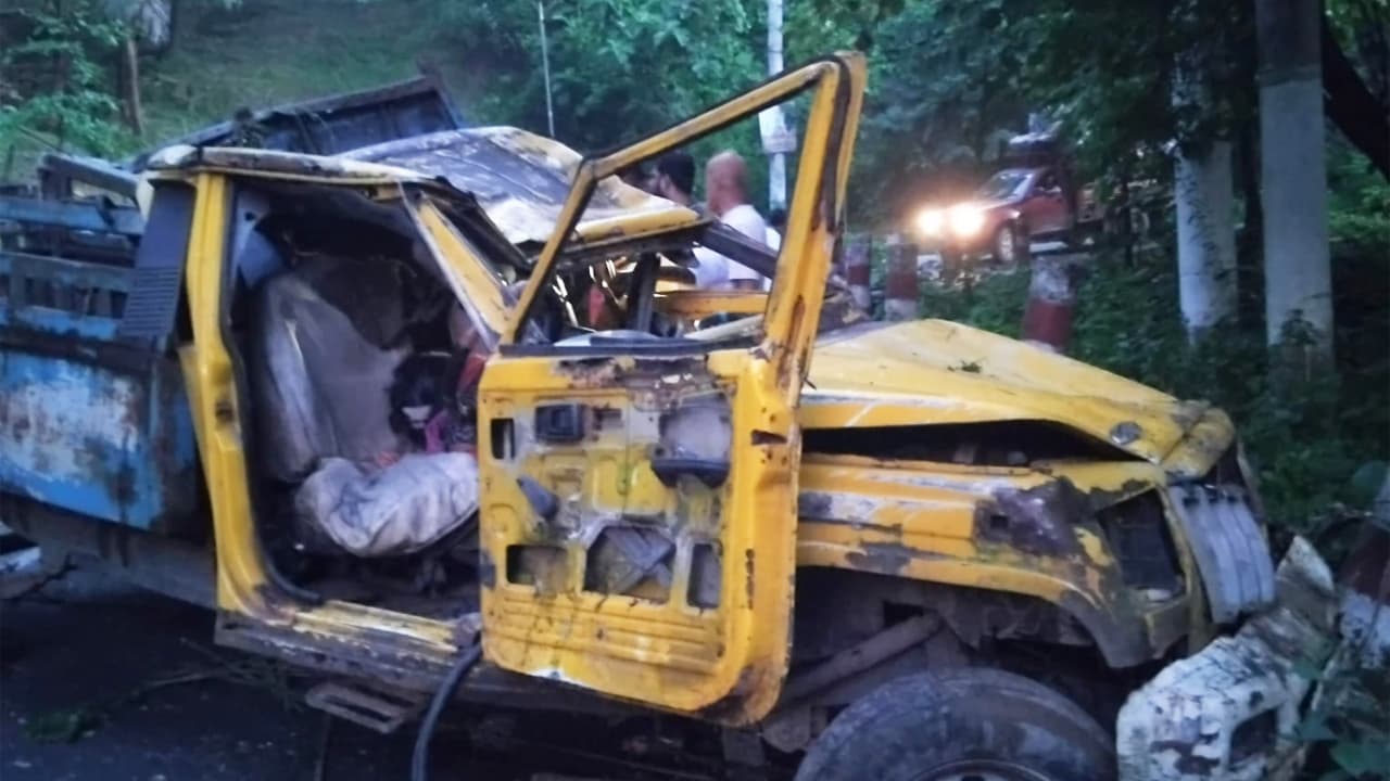 রাঙামাটিতে পিকআপ উল্টে দুই নারীসহ তিনজনের মৃত্যু