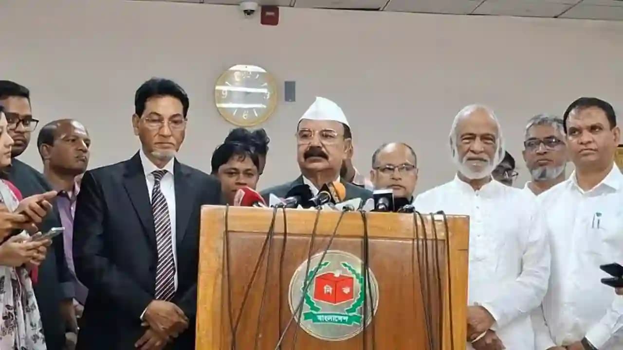 সংবিধান সংশোধন রাজপথে নয়, সম্ভব কেবল সংসদে: গয়েশ্বর