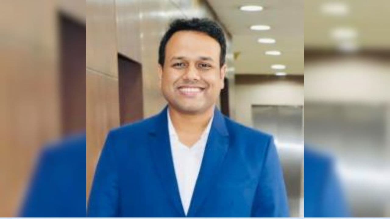 বিশ্ব রাজনীতিতে কোনো নির্দিষ্ট দেশের দিকে এককভাবে ঝুঁকে পড়া ঠিক হবে না: আসিফ বিন আলী