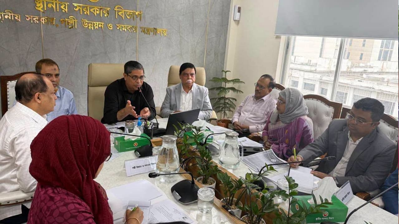 সৌরবিদ্যুতের মাধ্যমে চার্জ করার শর্তে মিলবে ই-রিকশার নিবন্ধন