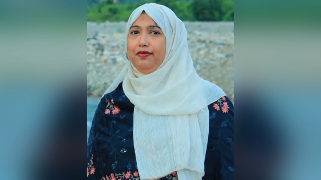 বঙ্গবন্ধুর ছবিসহ ফেসবুক পোস্ট: কলেজ শিক্ষক সাময়িক বরখাস্ত