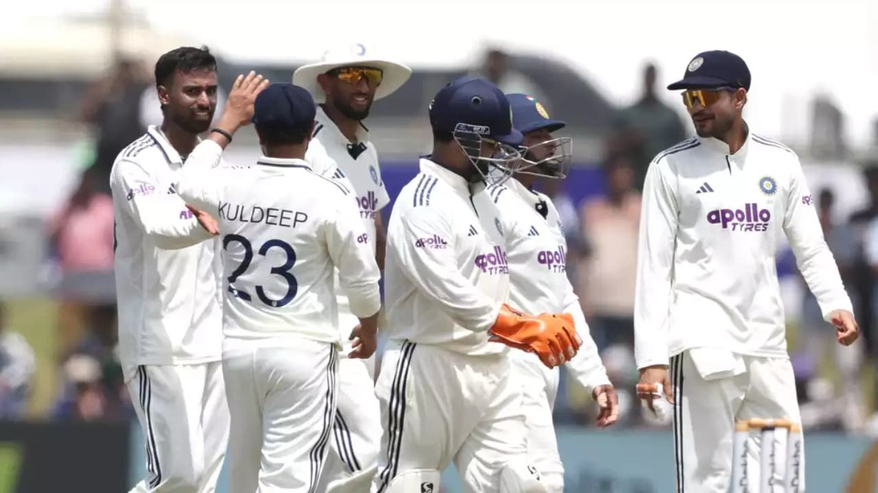 দিনুশার প্রথম সেঞ্চুরি সত্ত্বেও গলে ভারতের আধিপত্য