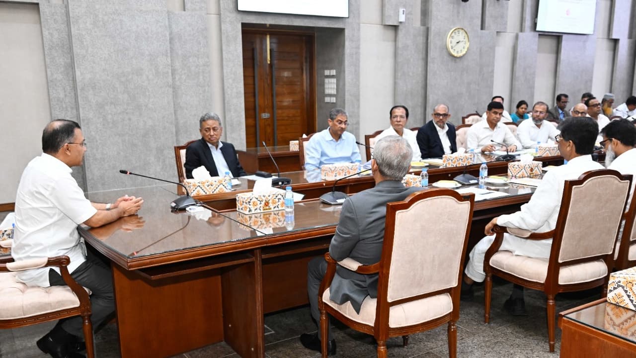 সড়ক ও বাঁধ রক্ষায় পরিবেশবান্ধব ‘বিন্না ঘাস’ ব্যবহারের সিদ্ধান্ত