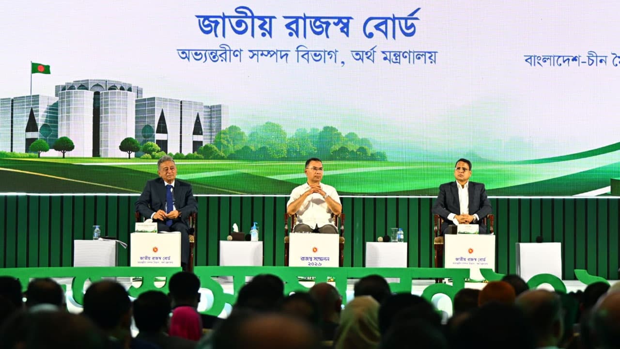 সবাইকে নিয়ে সামনে এগিয়ে যেতে চাই: প্রধানমন্ত্রী