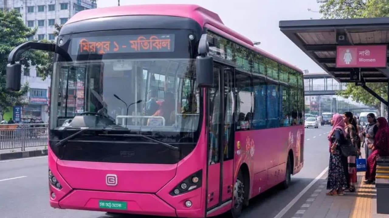 নারীদের জন্য চালু হলো ‘পিংক বাস’ সার্ভিস, চলবে যেসব রুটে