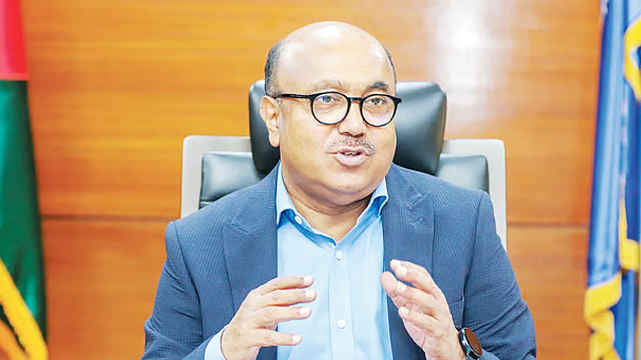 পিএসসি চেয়ারম্যান অধ্যাপক মোবাশ্বের মোনেমের পদত্যাগের সম্ভাবনা
