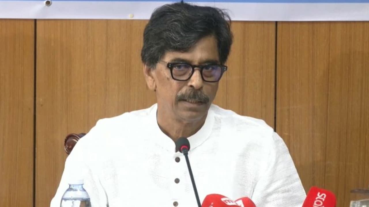 সারের কোনো ঘাটতি নেই, সংকট তৈরি পরিকল্পিত ষড়যন্ত্র: কৃষিমন্ত্রী
