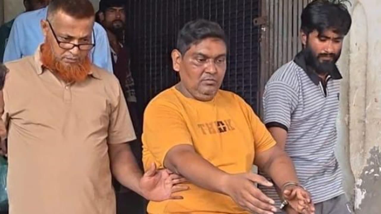 খুলনায় পৃথক অভিযানে ৩ শীর্ষ সন্ত্রাসীর সহযোগী গ্রেপ্তার