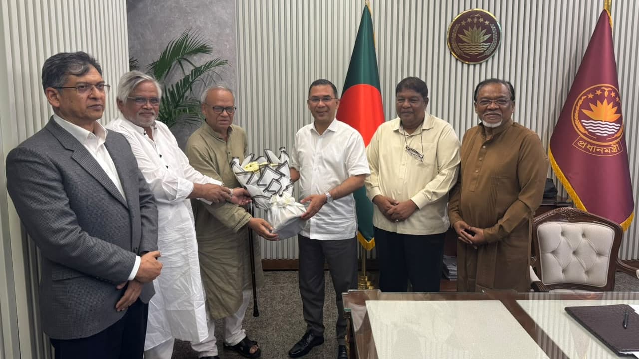 প্রধানমন্ত্রীর সঙ্গে বিএনপির স্থায়ী কমিটির নবনির্বাচিত চার সদস্যের সৌজন্য সাক্ষাৎ