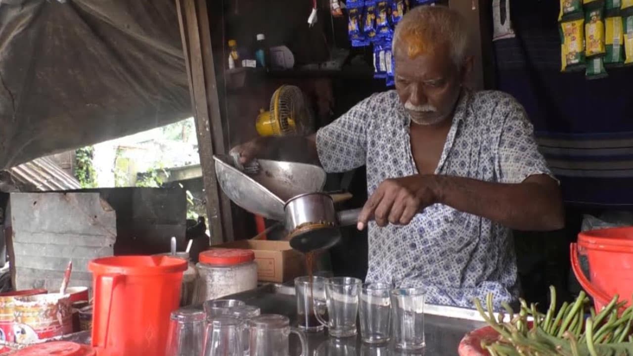 ঝিনাইদহে দোকানদার ছাড়াই চলছে চায়ের দোকান, ভরসা কেবল মানুষের সততার