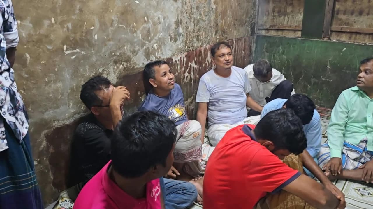 টঙ্গীতে বিএনপি কার্যালয়ে জুয়ার আসরে ১৫ জন গ্রেপ্তার
