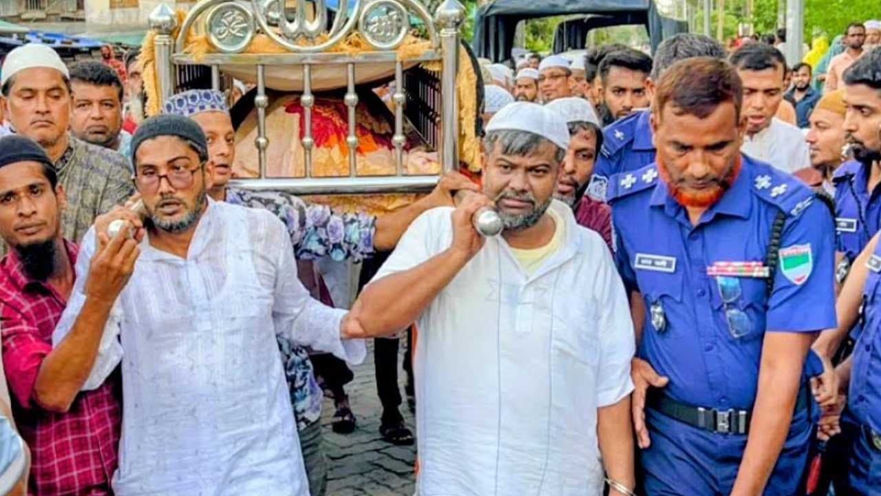 মায়ের জানাজায় অংশ নিতে প্যারোলে মুক্তি পেলেন শাকিল