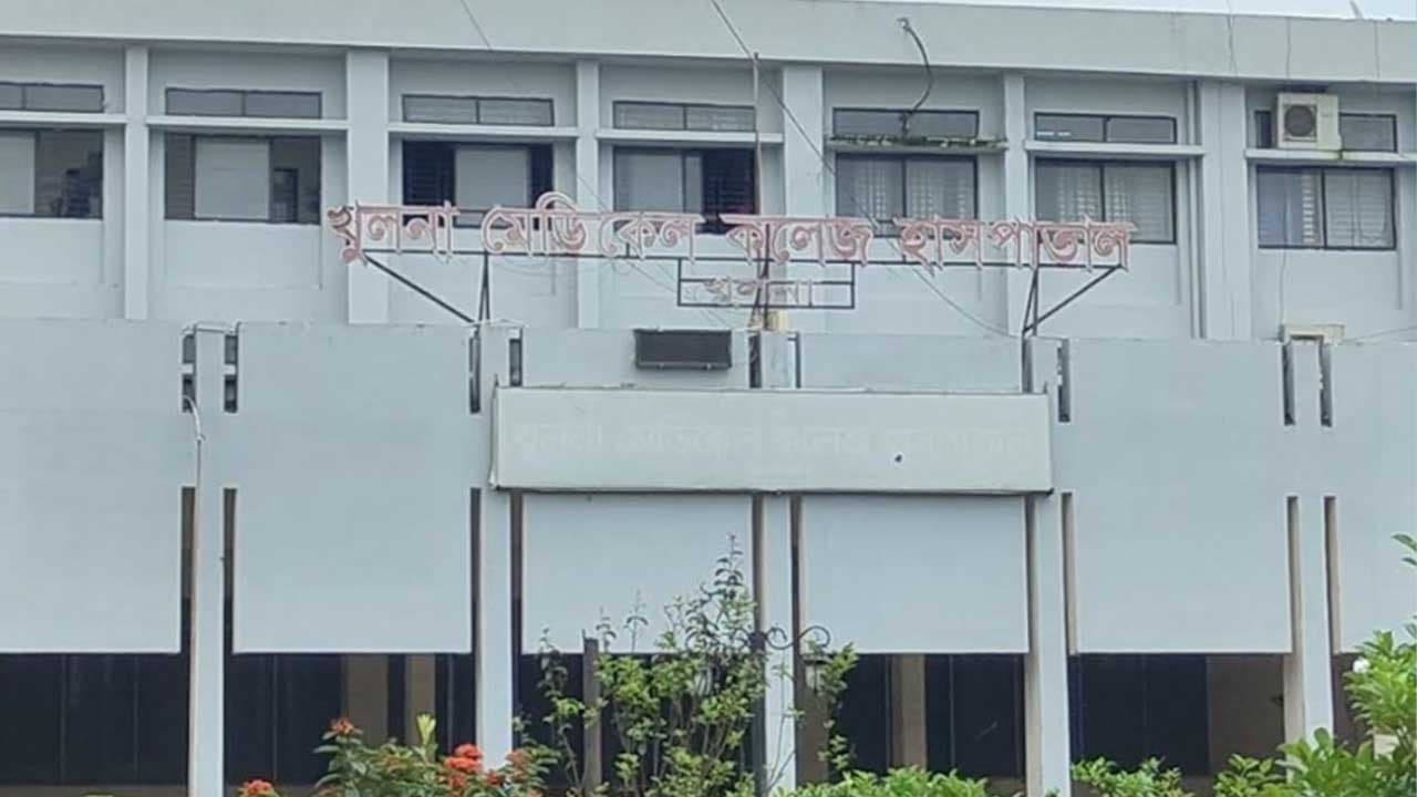 শয্যার সাড়ে পাঁচ গুণ রোগী, ডেঙ্গুর প্রকোপে দিশেহারা খুলনার হাসপাতালগুলো