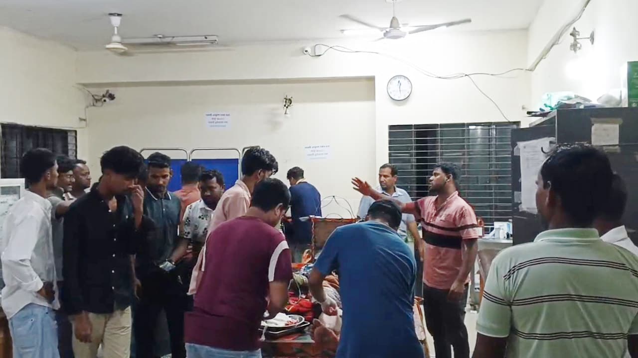 জাজিরায় পাট কাটার শ্রমিক নিয়ে বিরোধ, সংঘর্ষে নারীসহ আহত ১০