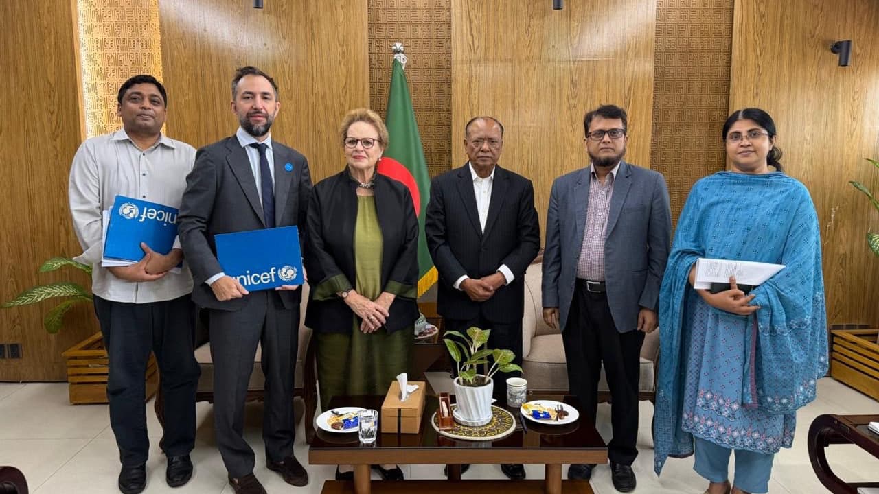 জলবায়ু ঝুঁকি মোকাবিলায় শিশুদের সুরক্ষায় অগ্রাধিকার দিতে হবে: পরিবেশমন্ত্রী