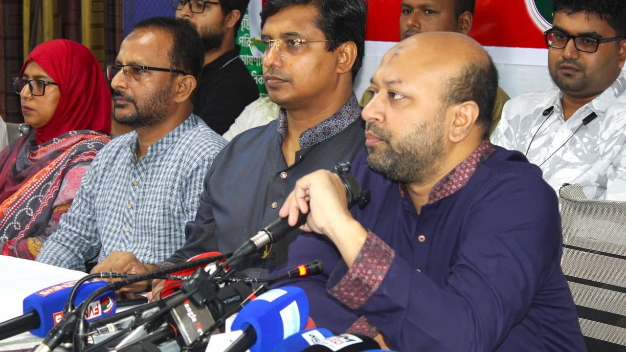 ‘ওষুধের দাম নিয়ন্ত্রণের নীতিমালা বাতিল করে সরকার জনগণের বিরুদ্ধে দাঁড়িয়েছে’