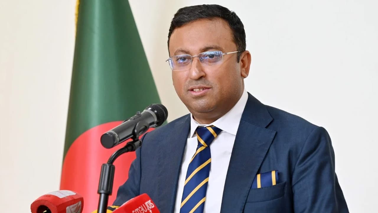 উপদেষ্টা হুমায়ুনের দূরদর্শী উদ্যোগে বিশ্বমঞ্চে বদলে যাওয়া বাংলাদেশ