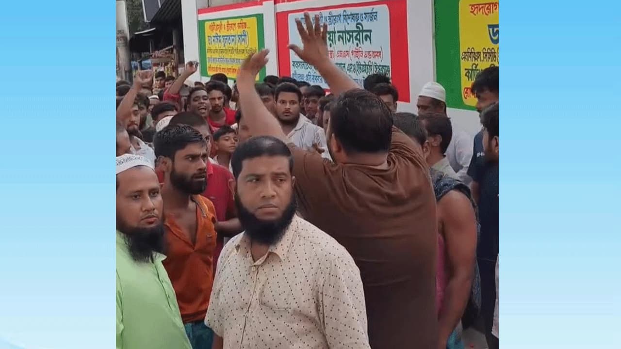 ঈশ্বরগঞ্জে বিদ্যুৎ বিভ্রাটে পিডিবি কার্যালয়ে হামলা ও ভাঙচুর, আহত উপসহকারী প্রকৌশলী