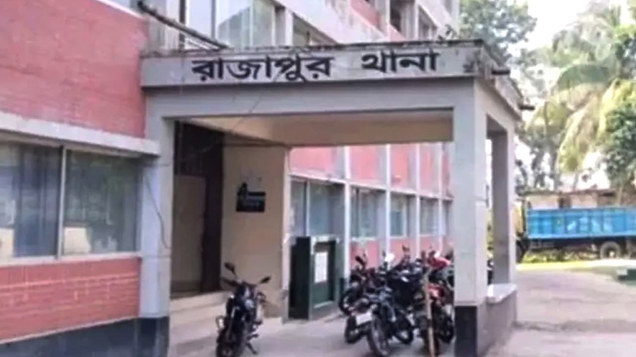 ভিডিও কলে কথা বলার সময় স্ত্রীর আত্মহত্যা