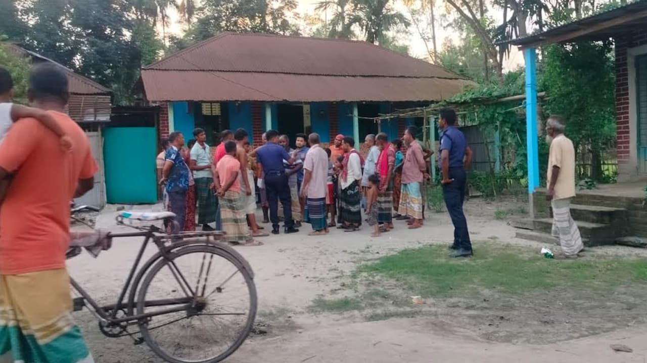 নীলফামারীতে ১৬ শতক জমি নিয়ে পারিবারিক বিরোধ