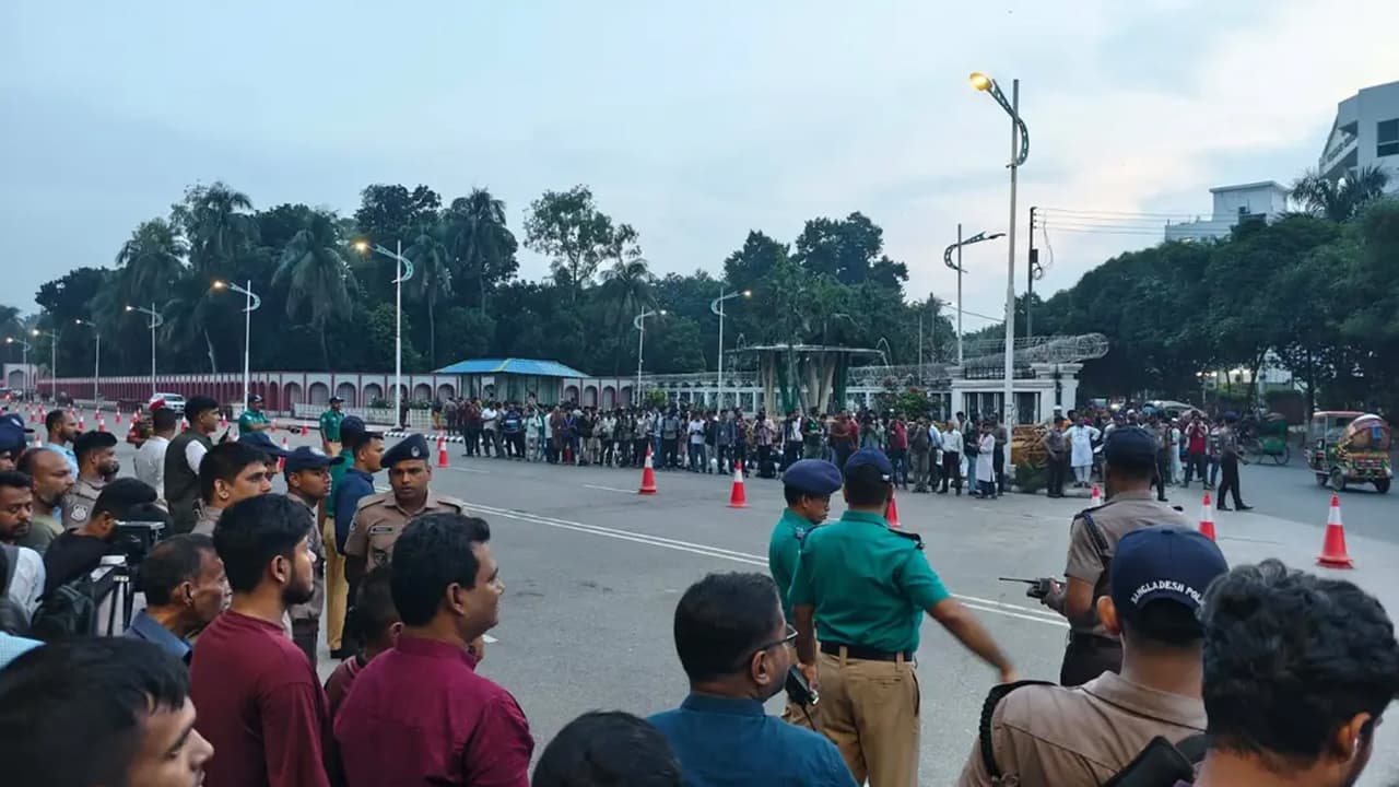 মির্জা ফখরুলের শপথ নিতে বঙ্গভবনে ভিড়, নিরাপত্তা জোরদার